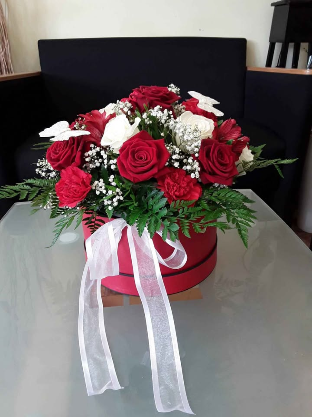 Classic Romance Hatbox Product Image